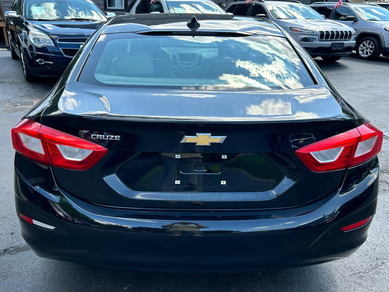 Chevrolet Cruze LS Auto 2017