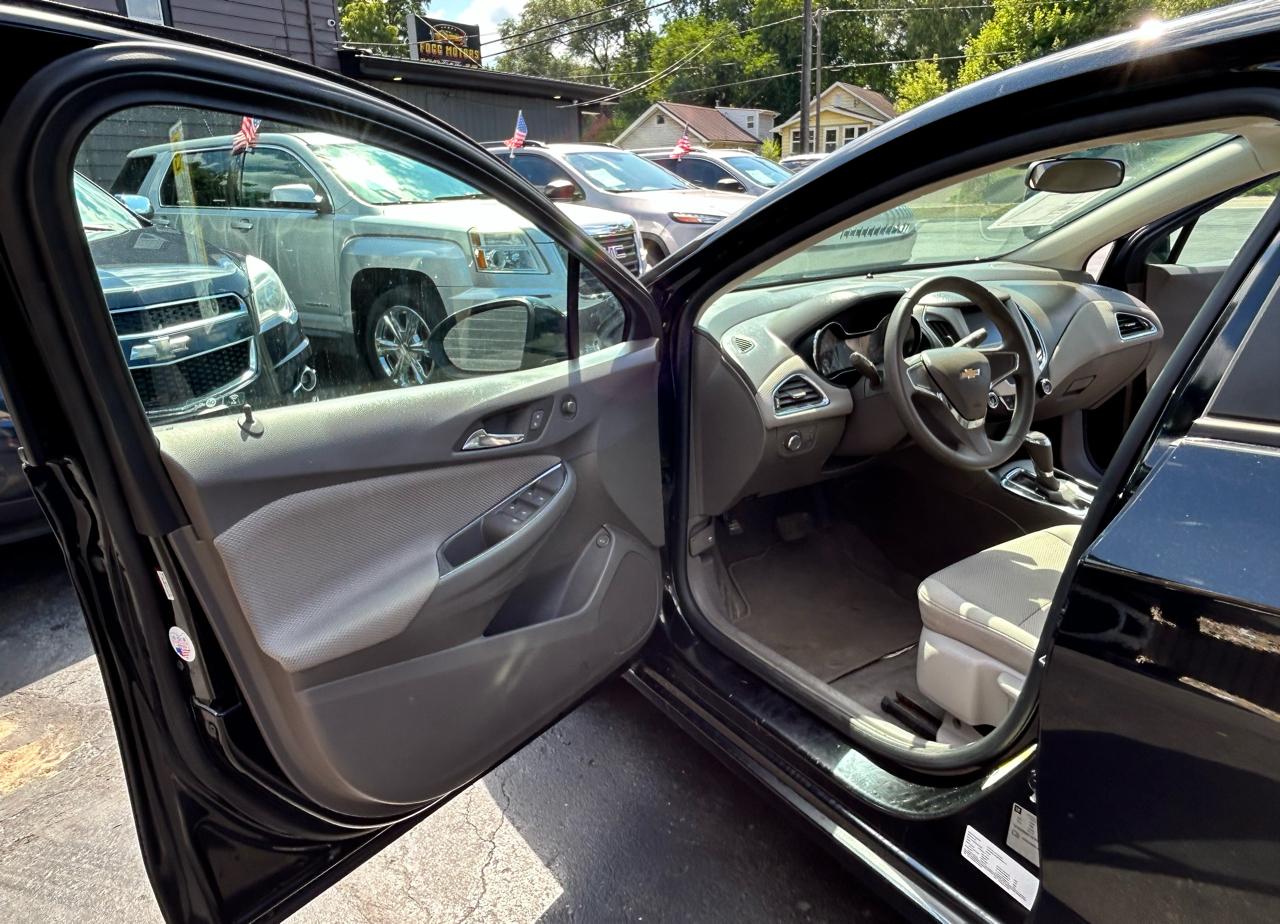 Chevrolet Cruze LS Auto 2017