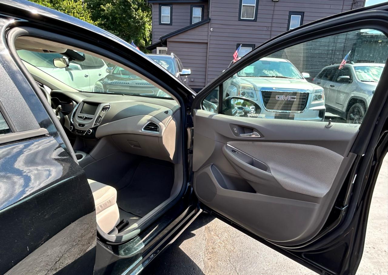 Chevrolet Cruze LS Auto 2017