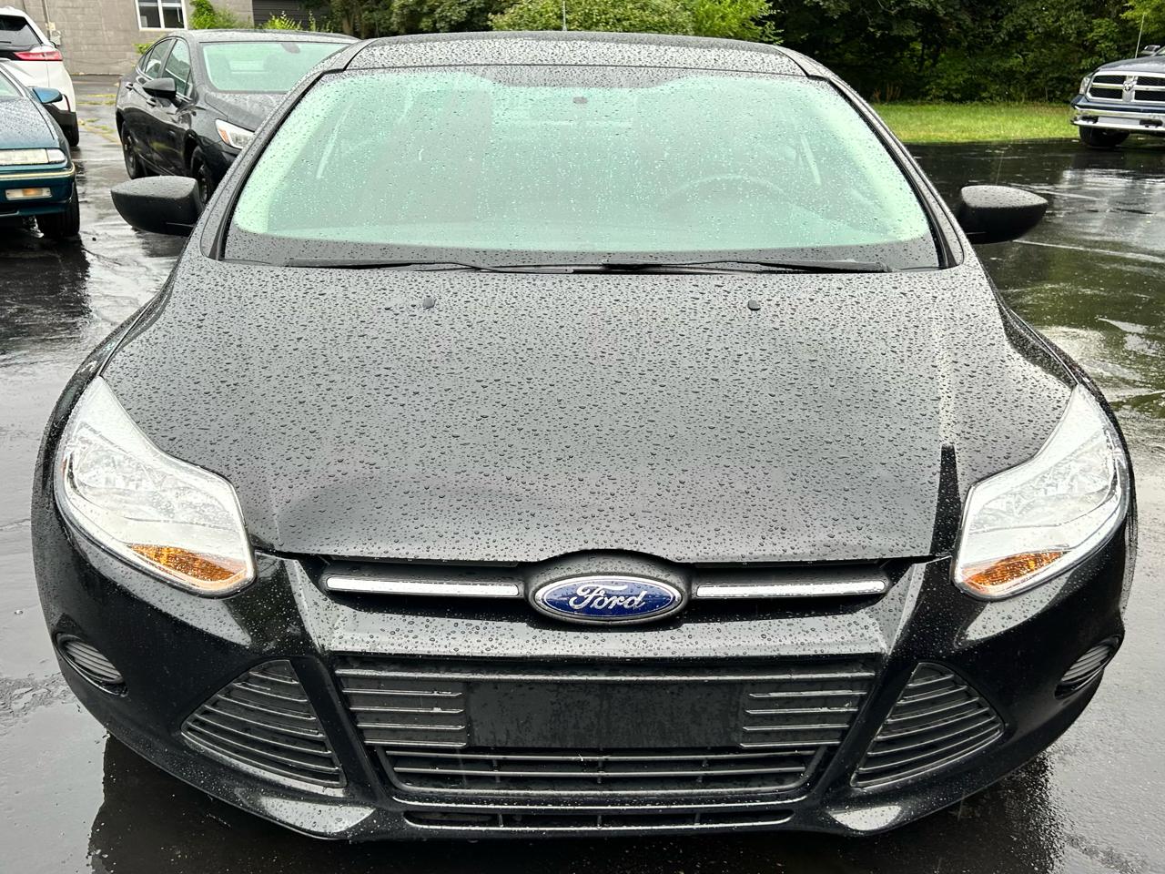 Ford Focus S Sedan 2014