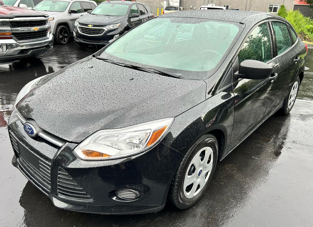 Ford Focus S Sedan 2014