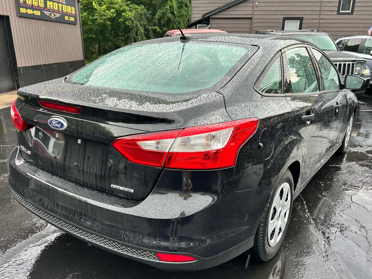 Ford Focus S Sedan 2014
