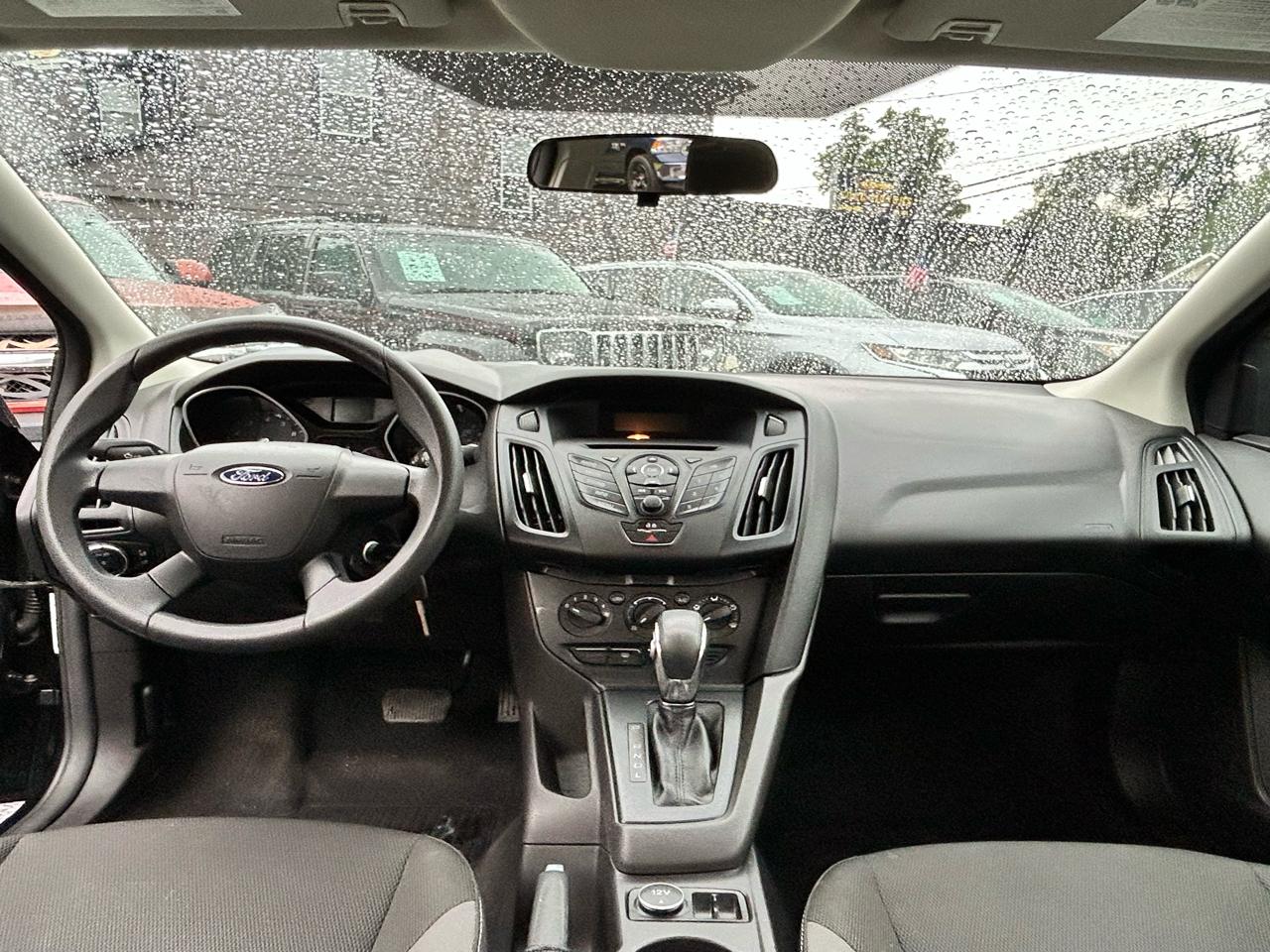 Ford Focus S Sedan 2014