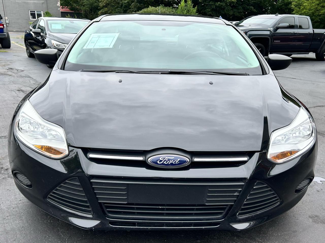 Ford Focus S Sedan 2014