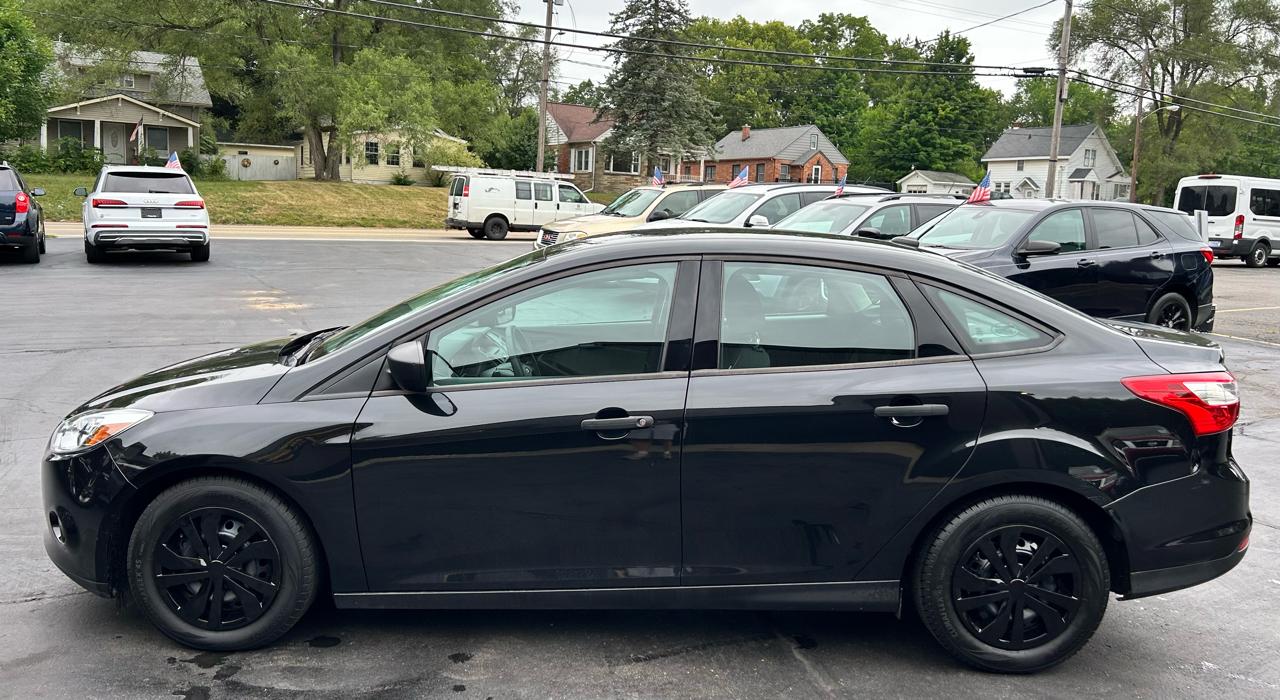 Ford Focus S Sedan 2014