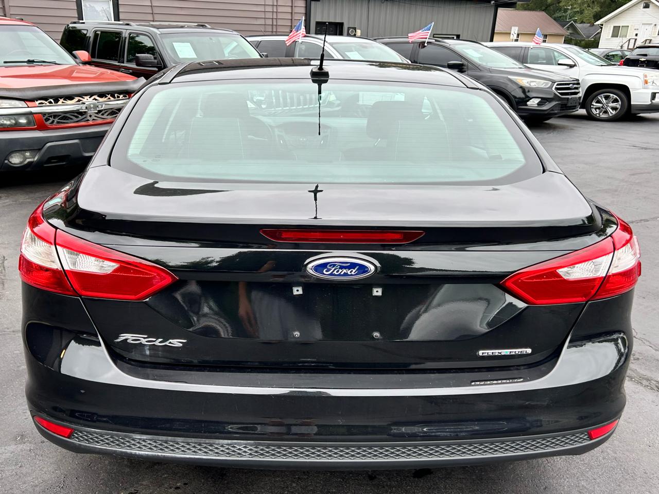 Ford Focus S Sedan 2014