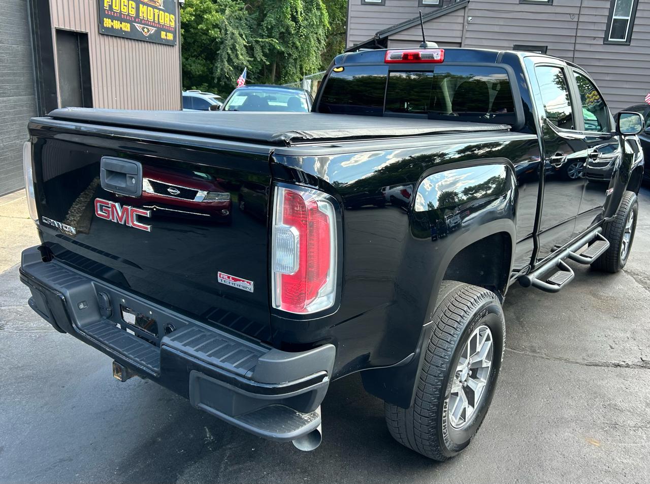 GMC Canyon SLE Crew Cab 4WD Long Box 2017