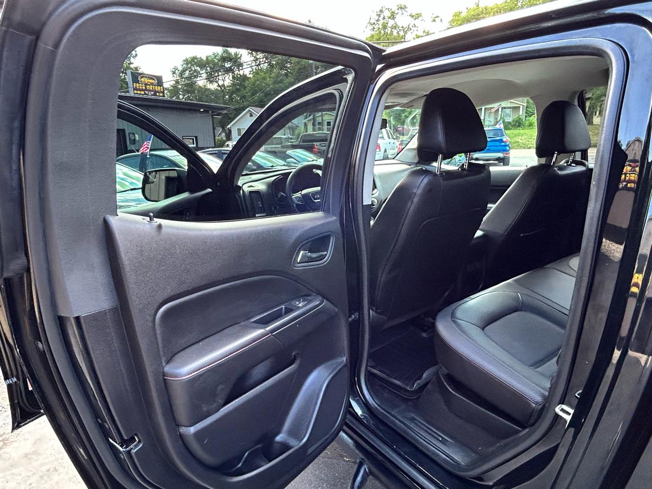 GMC Canyon SLE Crew Cab 4WD Long Box 2017