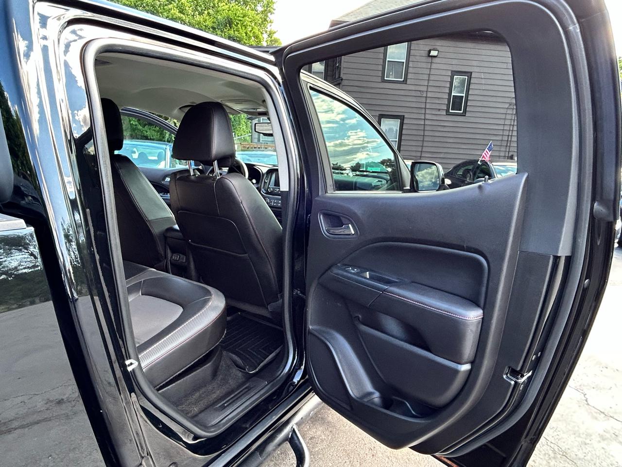 GMC Canyon SLE Crew Cab 4WD Long Box 2017