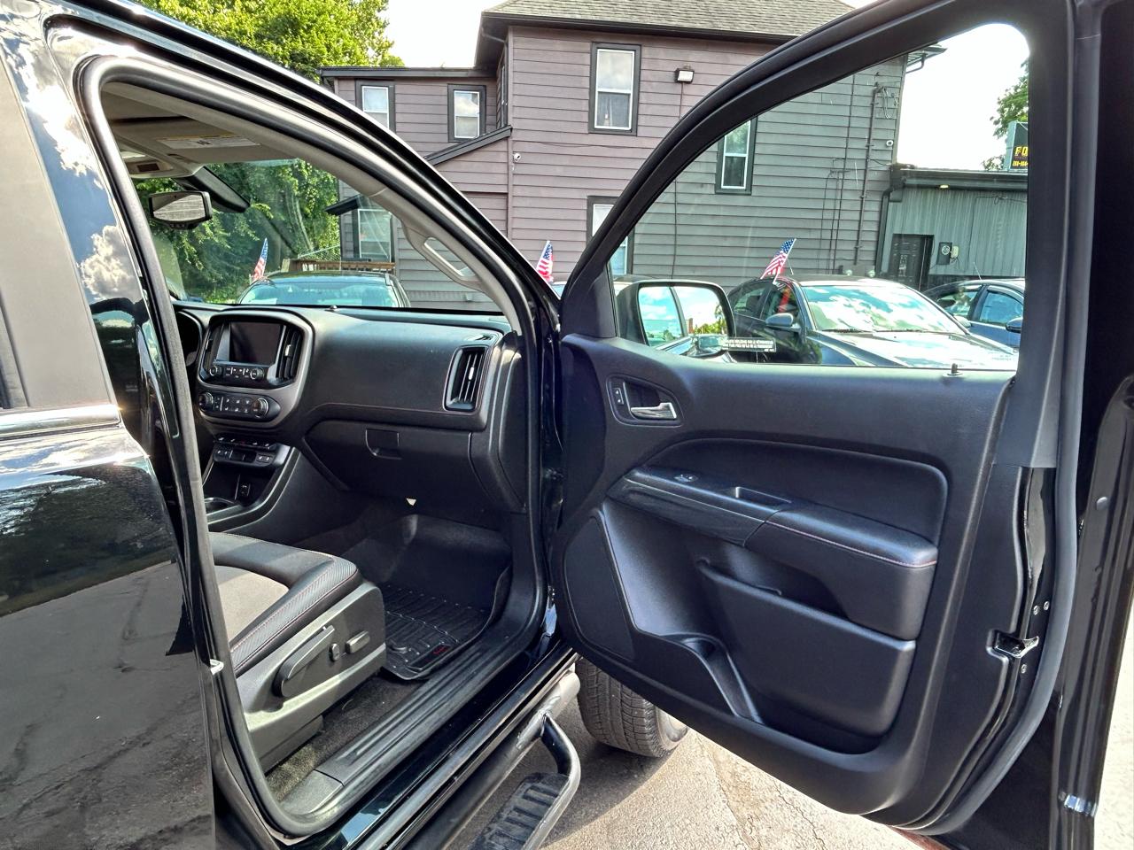 GMC Canyon SLE Crew Cab 4WD Long Box 2017