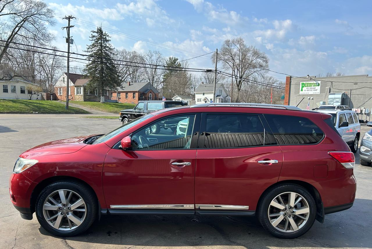 Nissan Pathfinder SV 4WD 2013