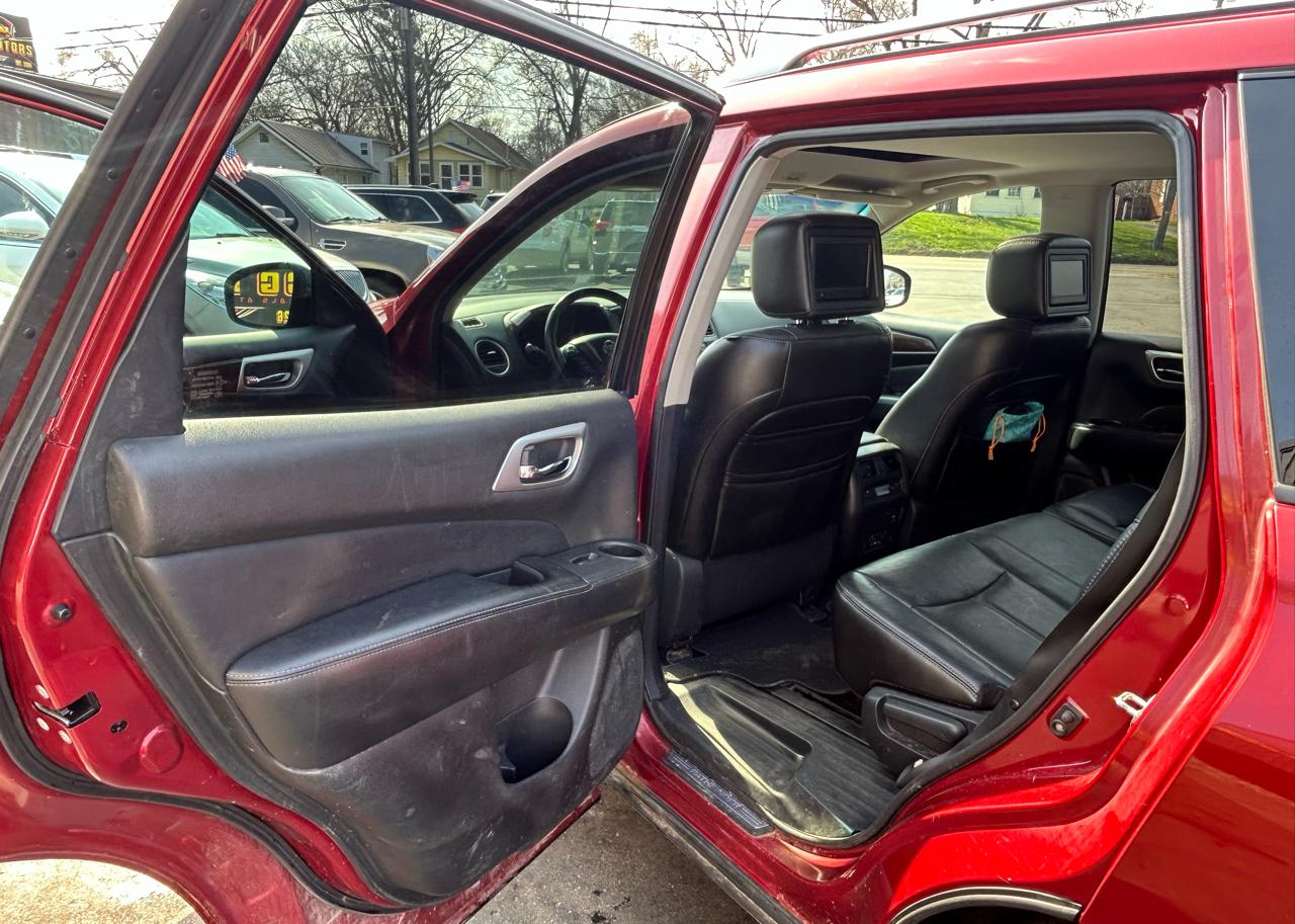Nissan Pathfinder SV 4WD 2013