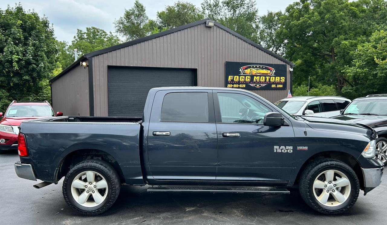 RAM 1500 SLT Crew Cab SWB 4WD 2017