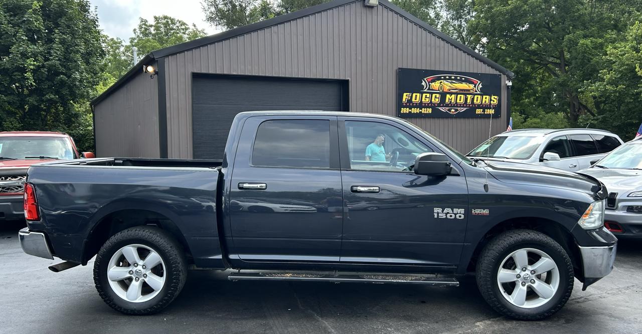 RAM 1500 SLT Crew Cab 4WD 2017