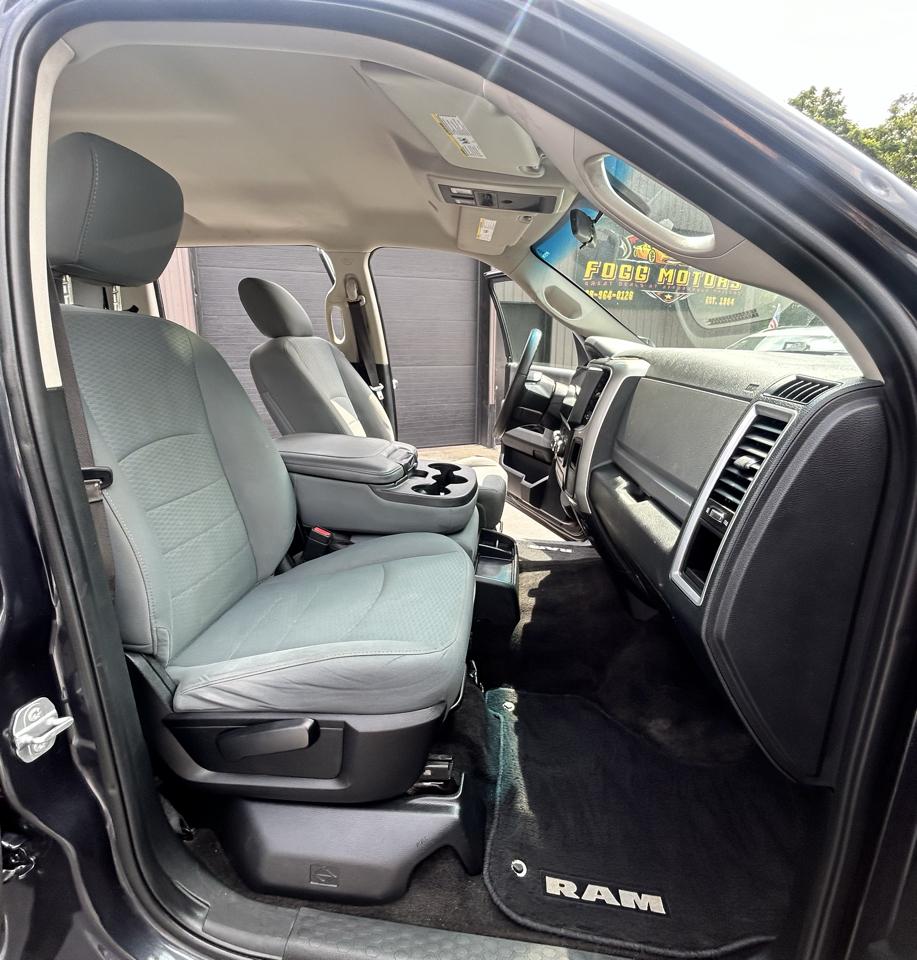 RAM 1500 SLT Crew Cab 4WD 2017