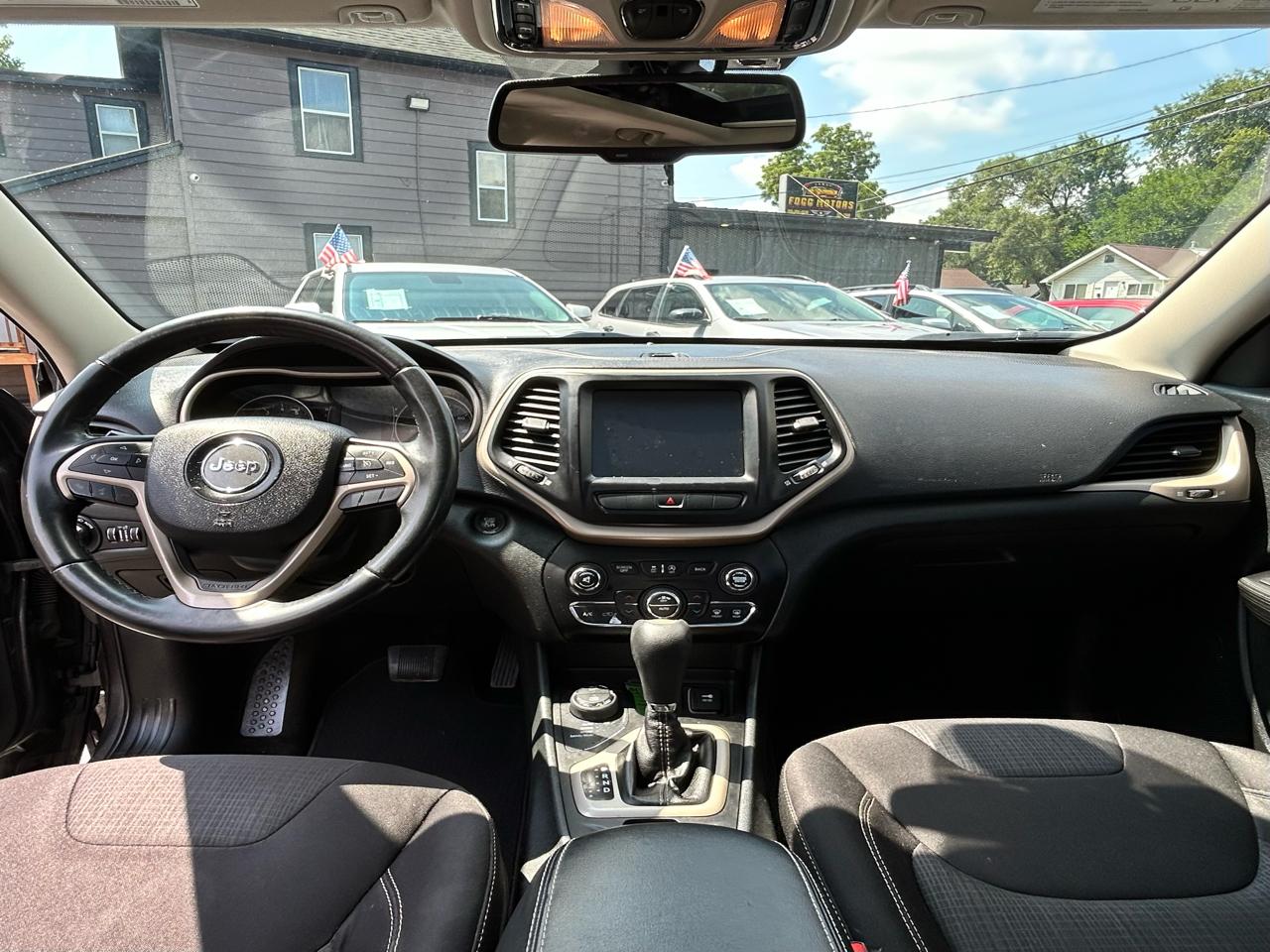 Jeep Cherokee Latitude 4WD 2015