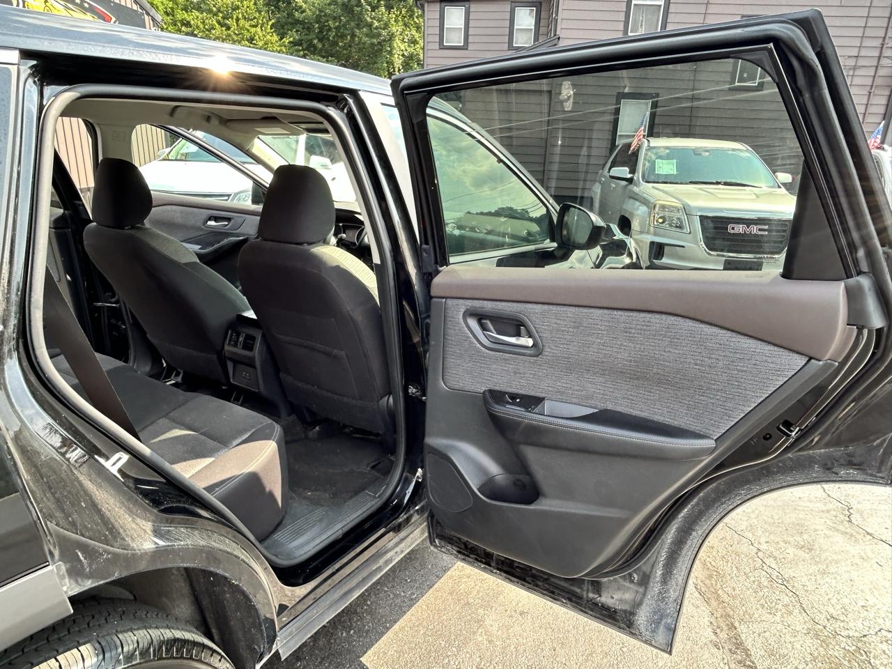 Nissan Rogue SV 2023