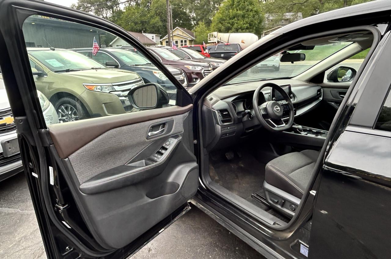 Nissan Rogue SV 2023