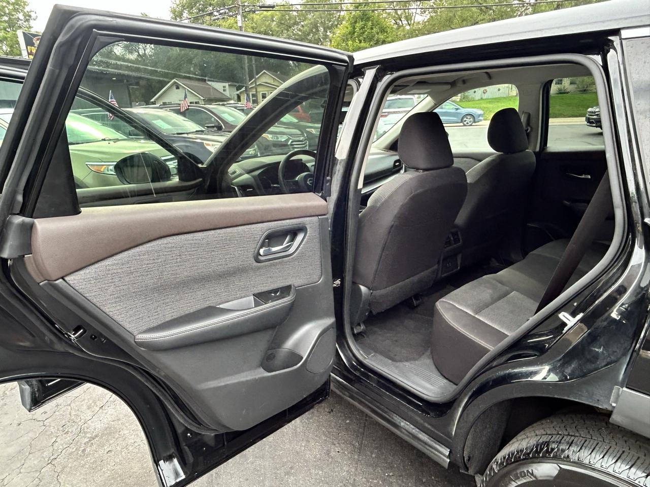 Nissan Rogue SV 2023