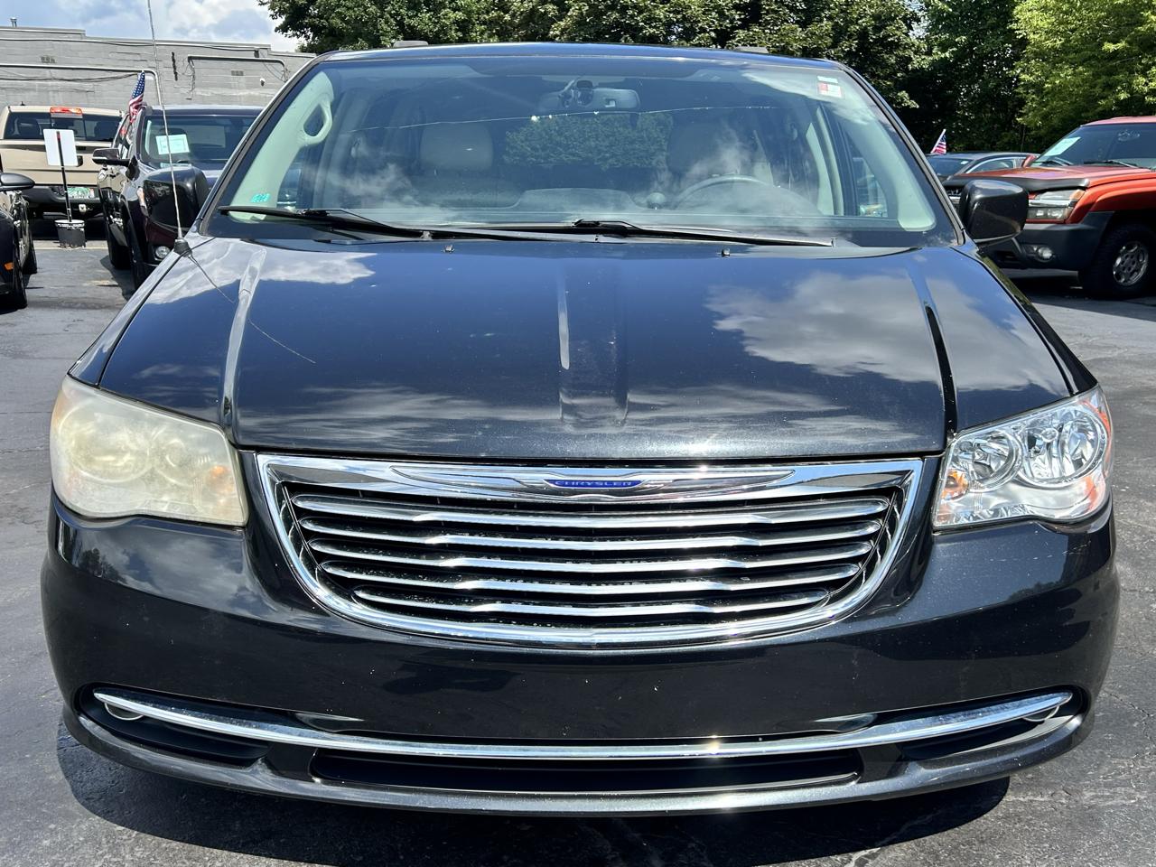 Chrysler Town & Country Touring 2013