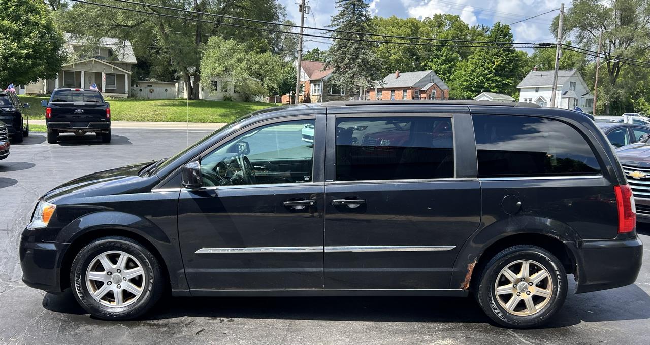 Chrysler Town & Country Touring 2013