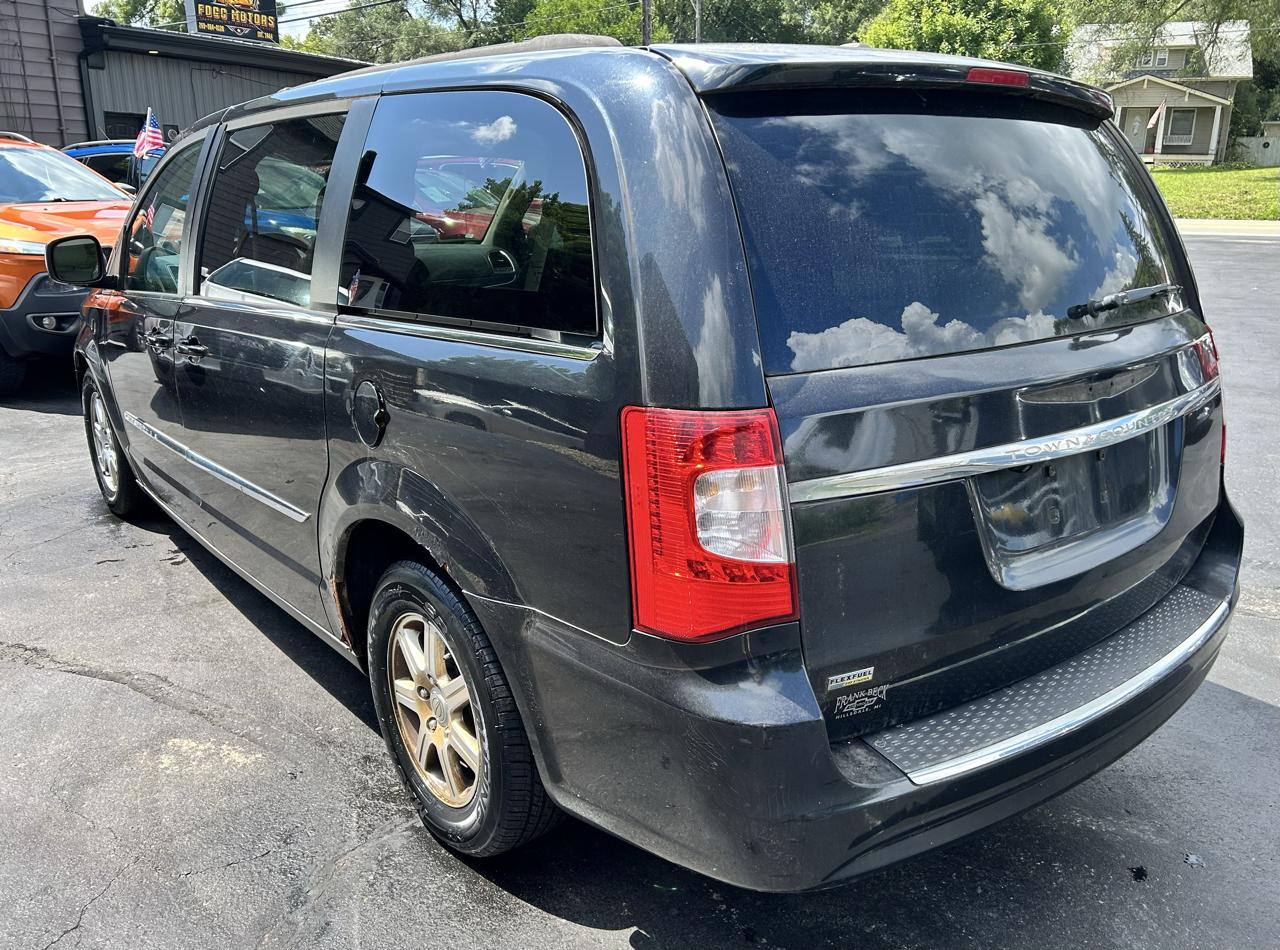 Chrysler Town & Country Touring 2013