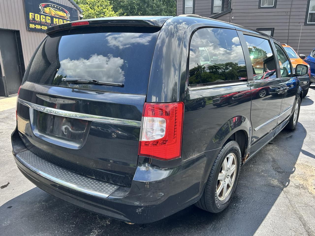 Chrysler Town & Country Touring 2013
