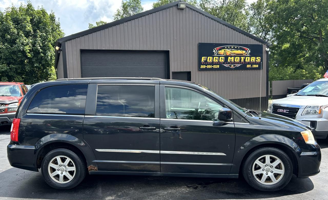 Chrysler Town & Country Touring 2013