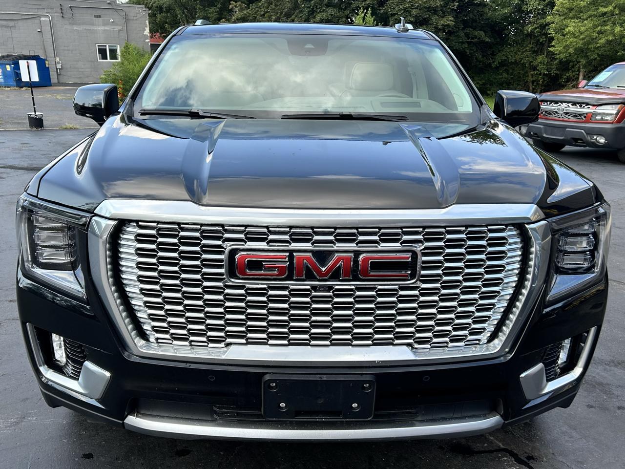 GMC Yukon Denali 4WD 2024