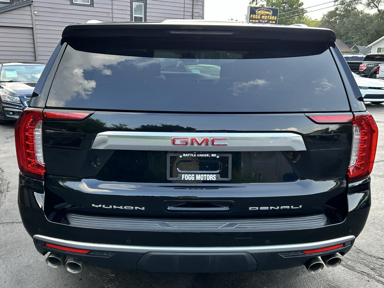 GMC Yukon Denali 4WD 2024
