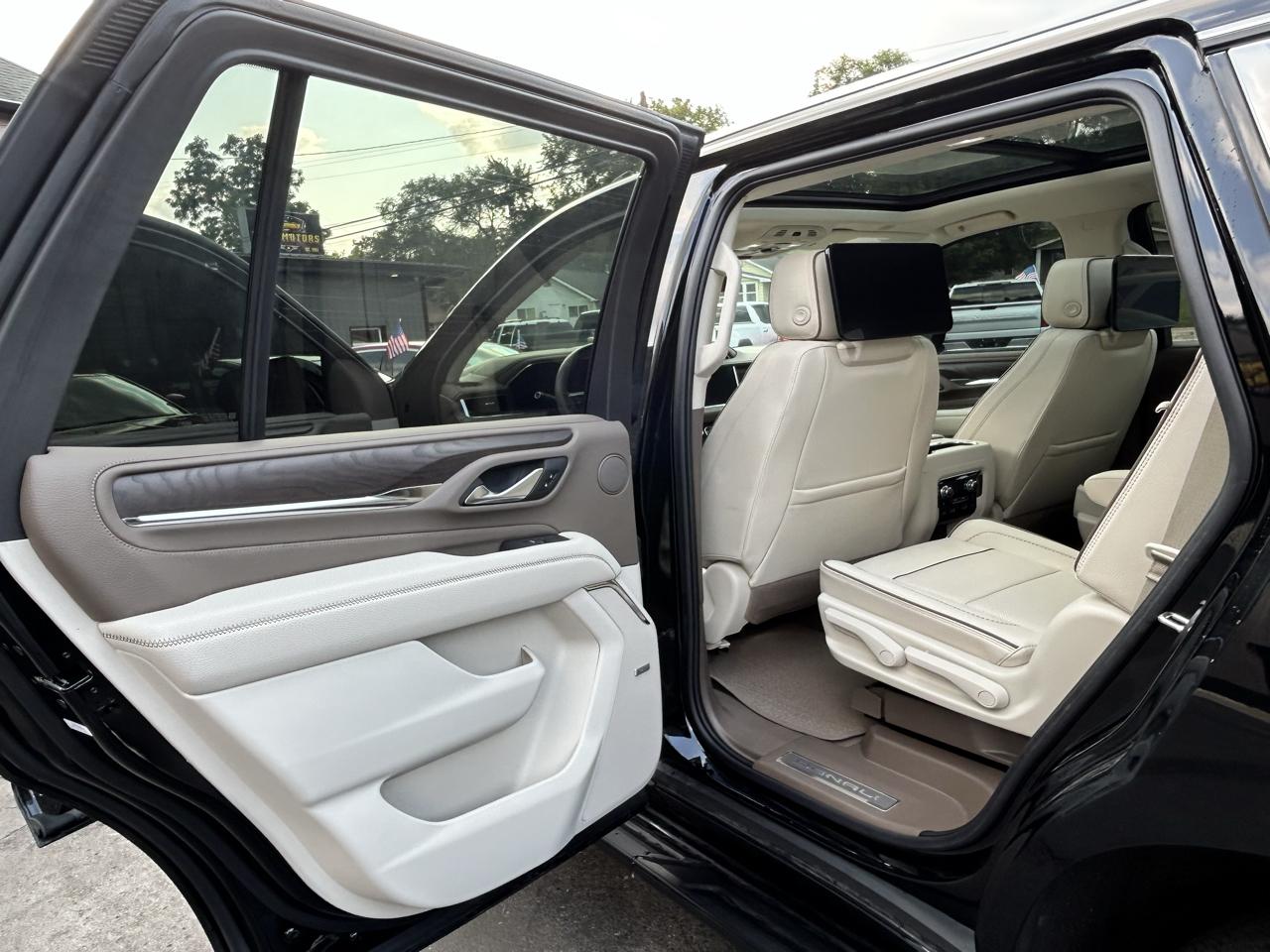GMC Yukon Denali 4WD 2024