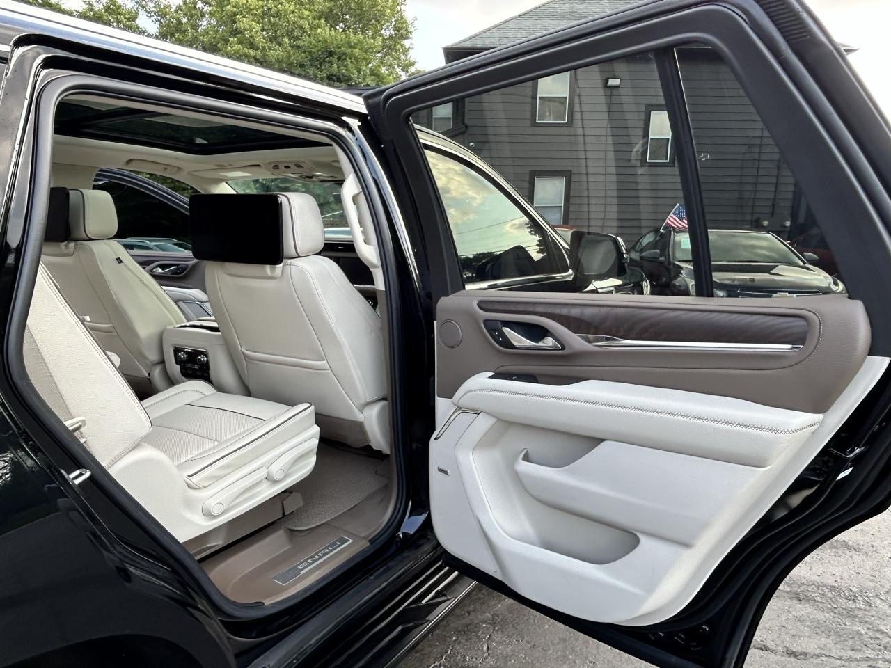 GMC Yukon Denali 4WD 2024