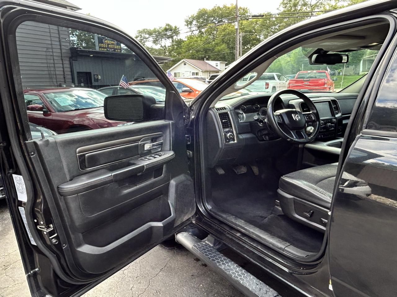 RAM 1500 Sport Crew Cab 4WD 2016