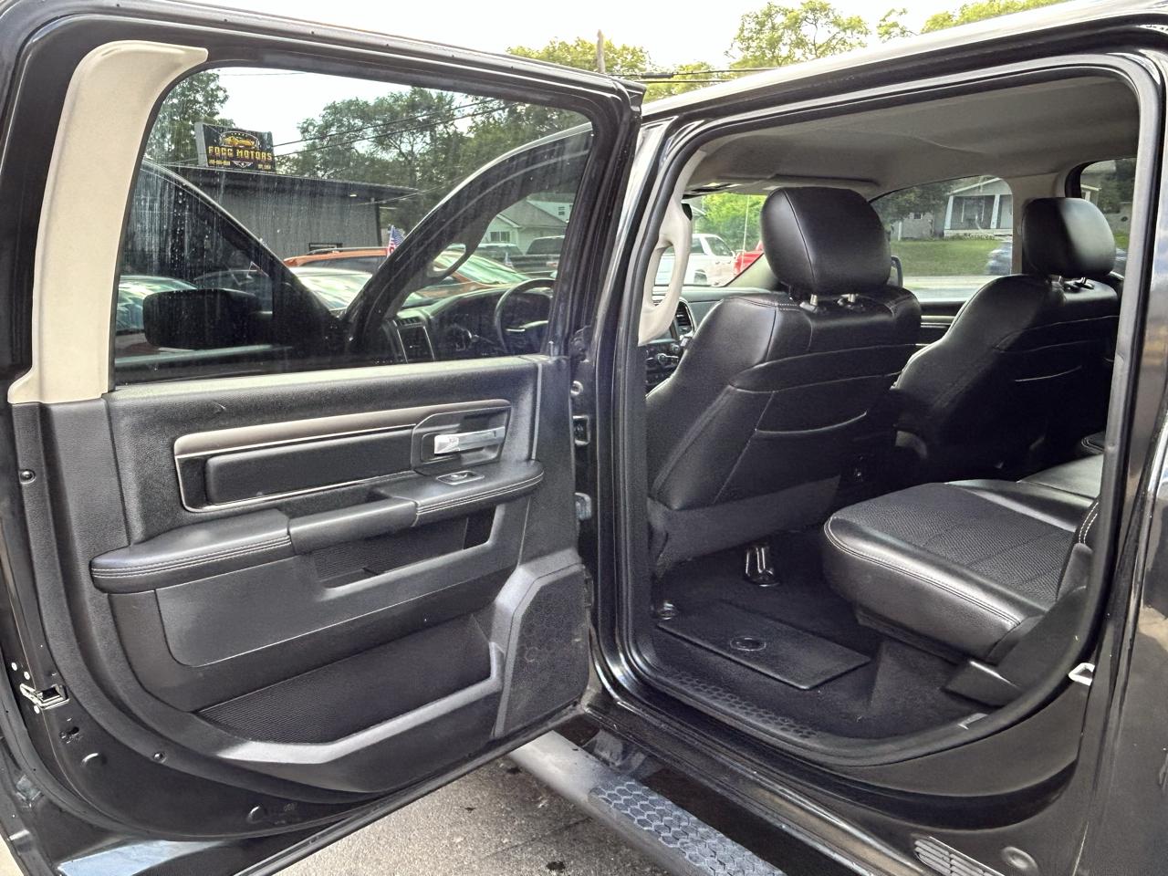 RAM 1500 Sport Crew Cab 4WD 2016