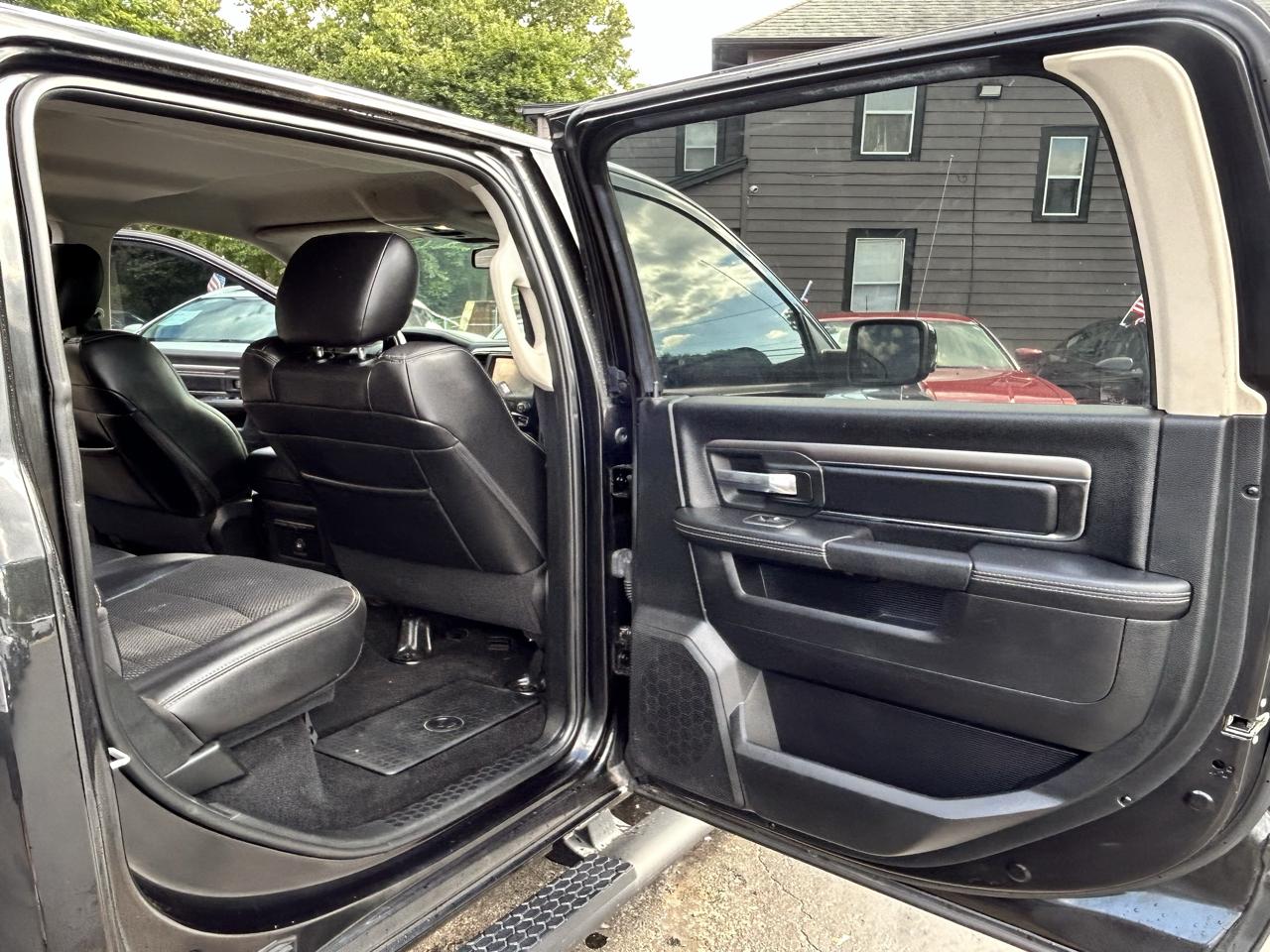 RAM 1500 Sport Crew Cab 4WD 2016