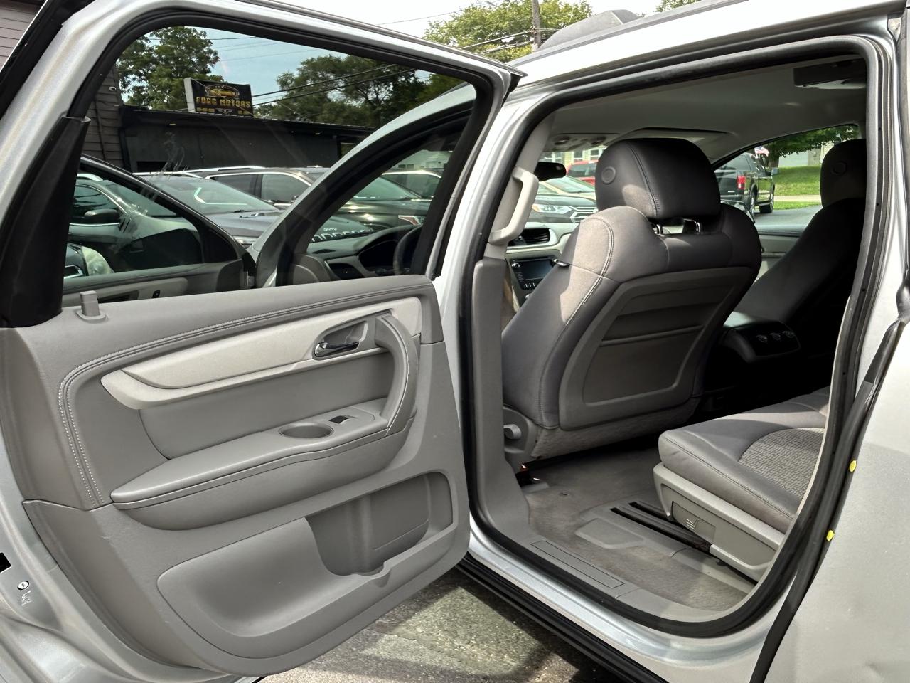Chevrolet Traverse LS AWD w/PDC 2014