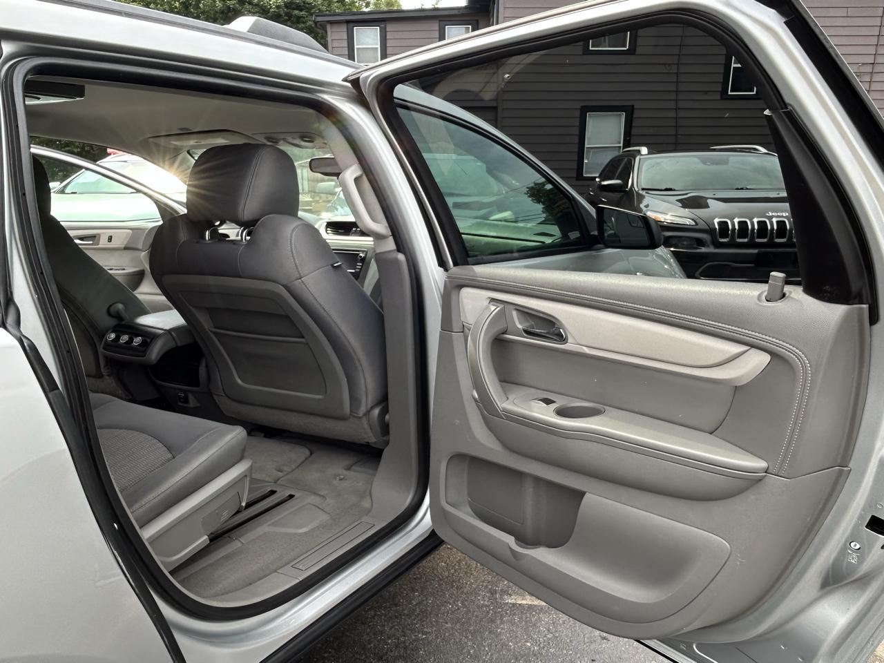 Chevrolet Traverse LS AWD w/PDC 2014