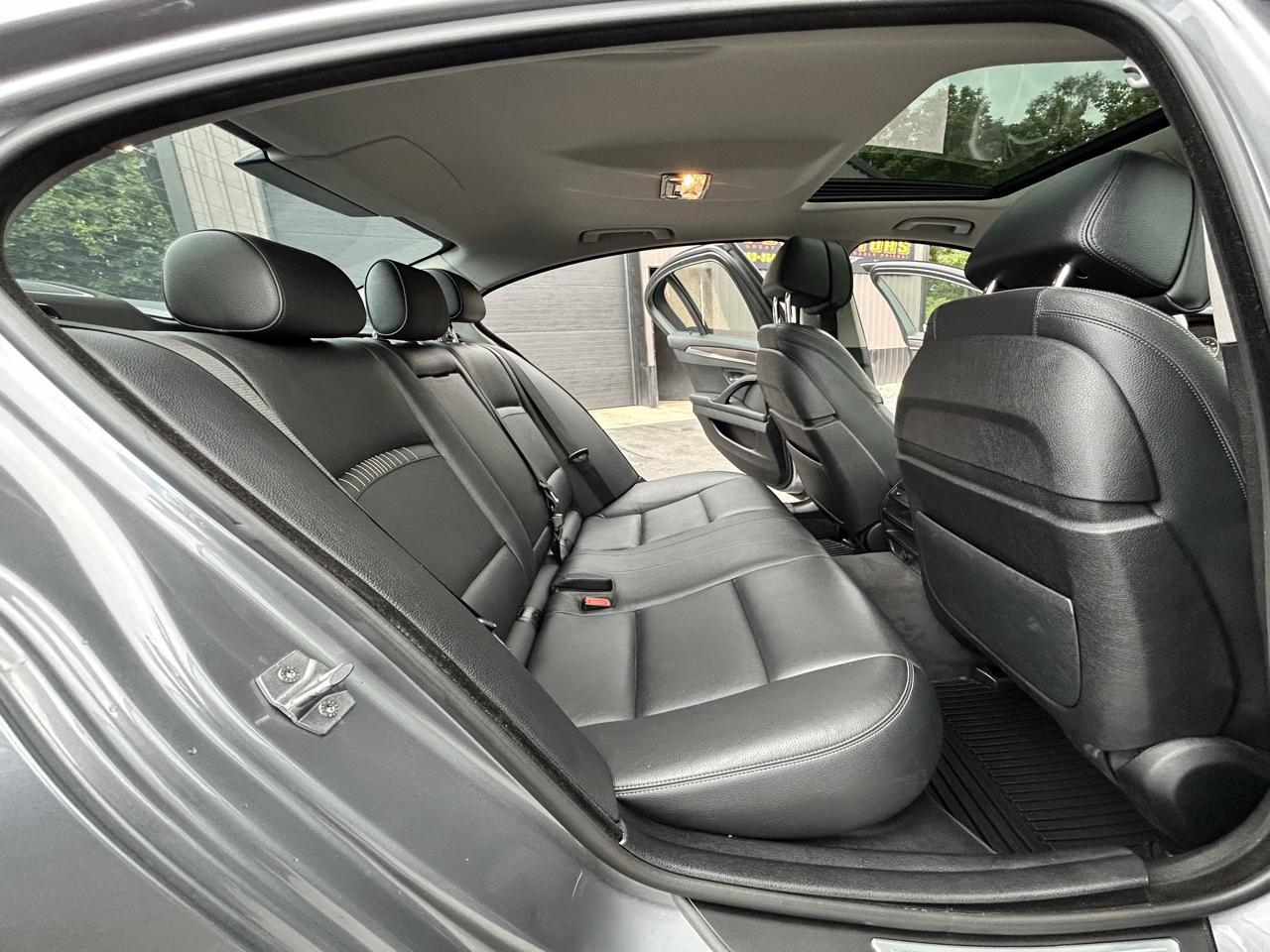 BMW 5-Series 550i xDrive 2014