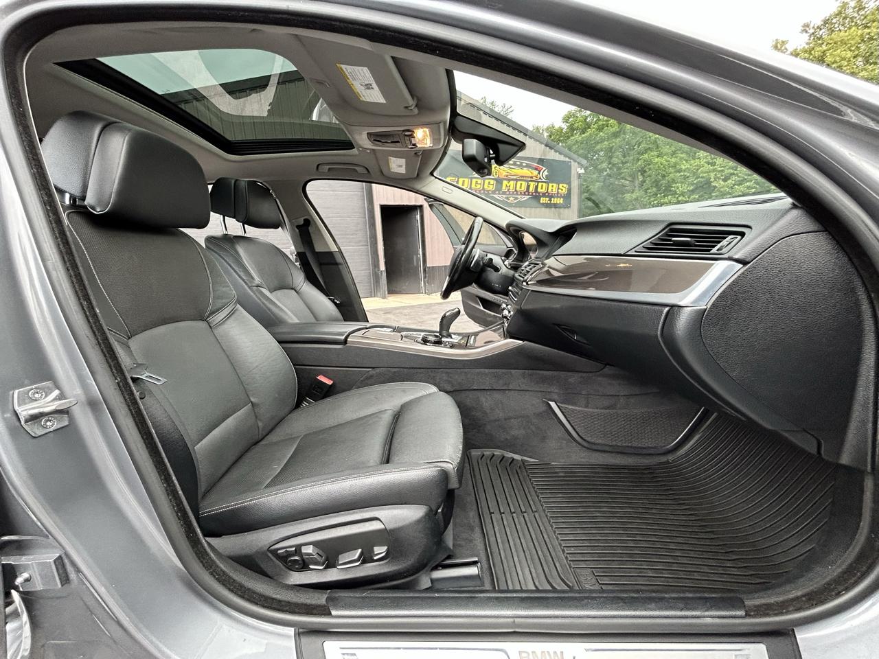 BMW 5-Series 550i xDrive 2014