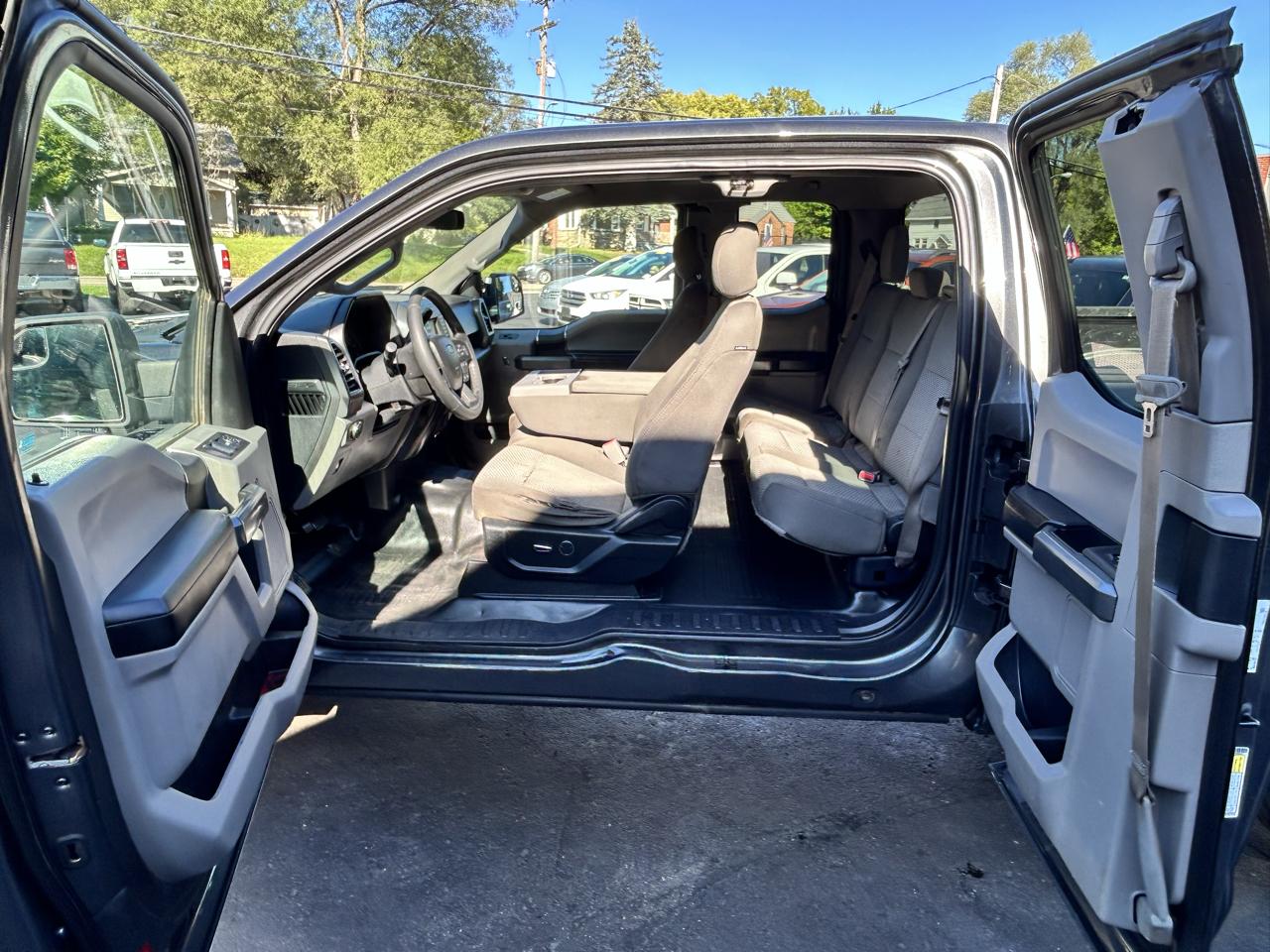Ford F-150 XLT SuperCrew 4WD 2017