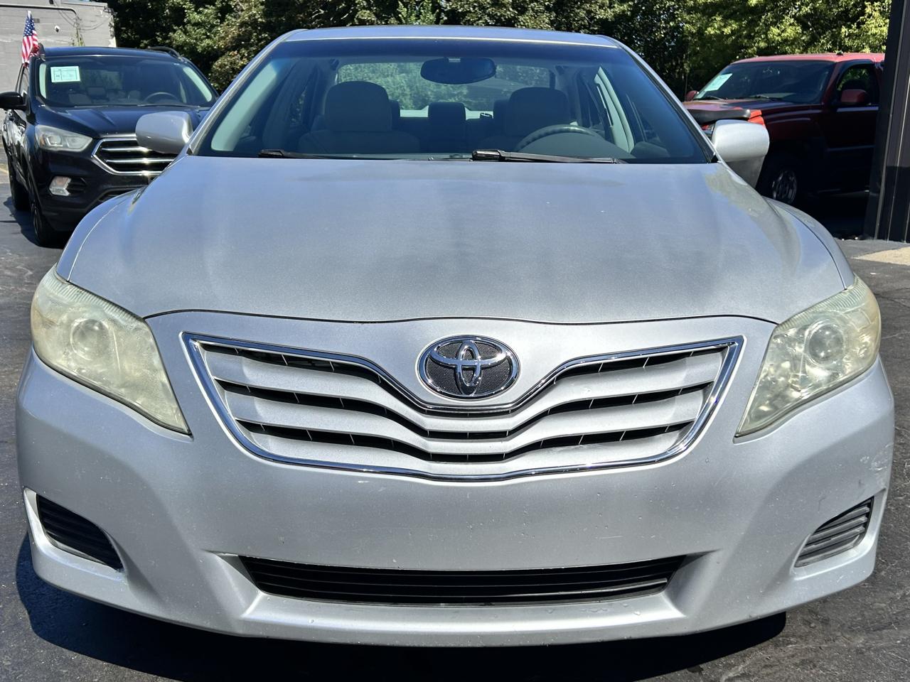 Toyota Camry SE 6-Spd AT 2010