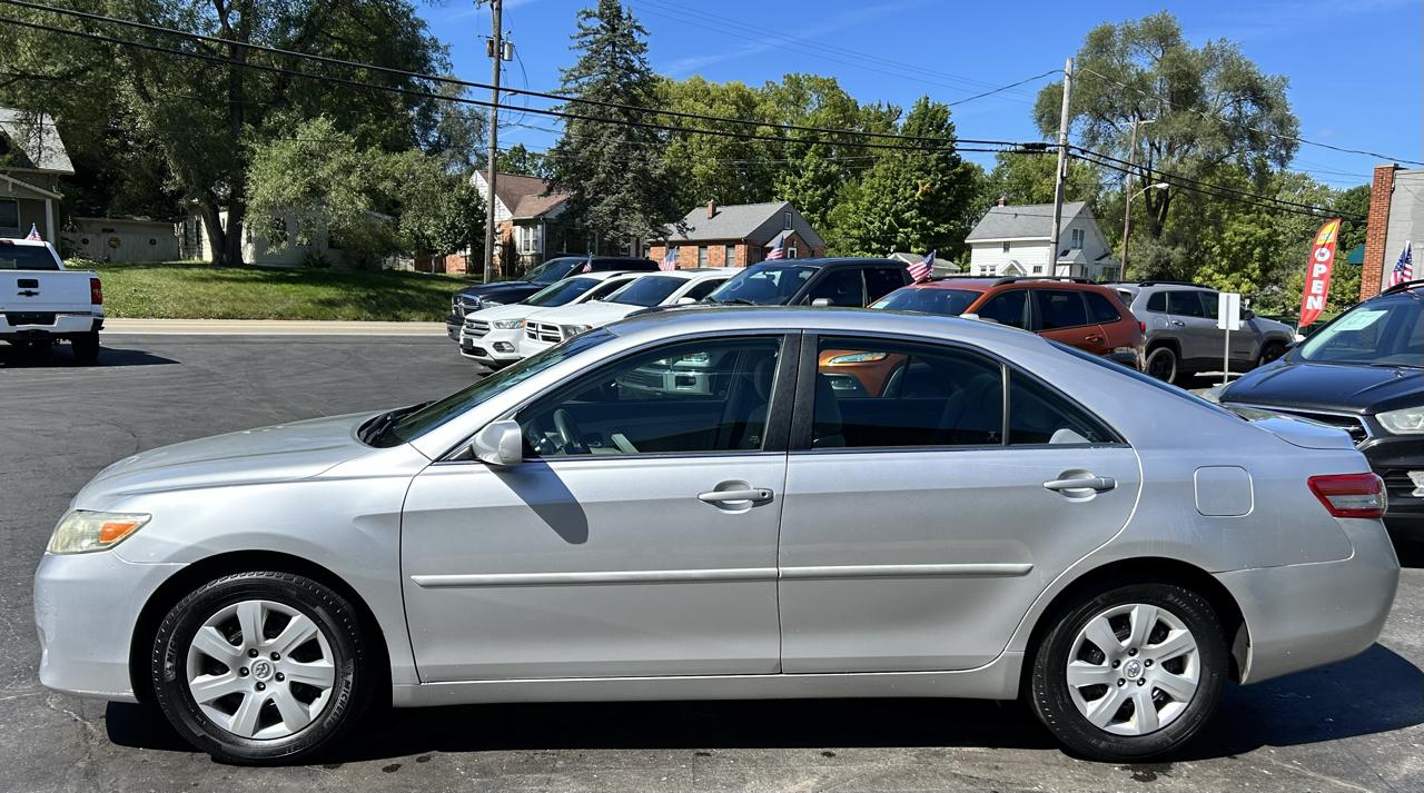 Toyota Camry SE 6-Spd AT 2010