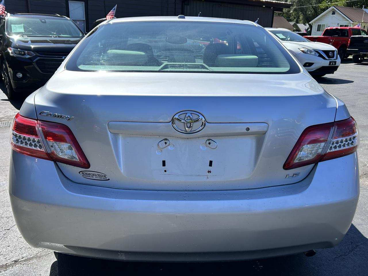 Toyota Camry SE 6-Spd AT 2010