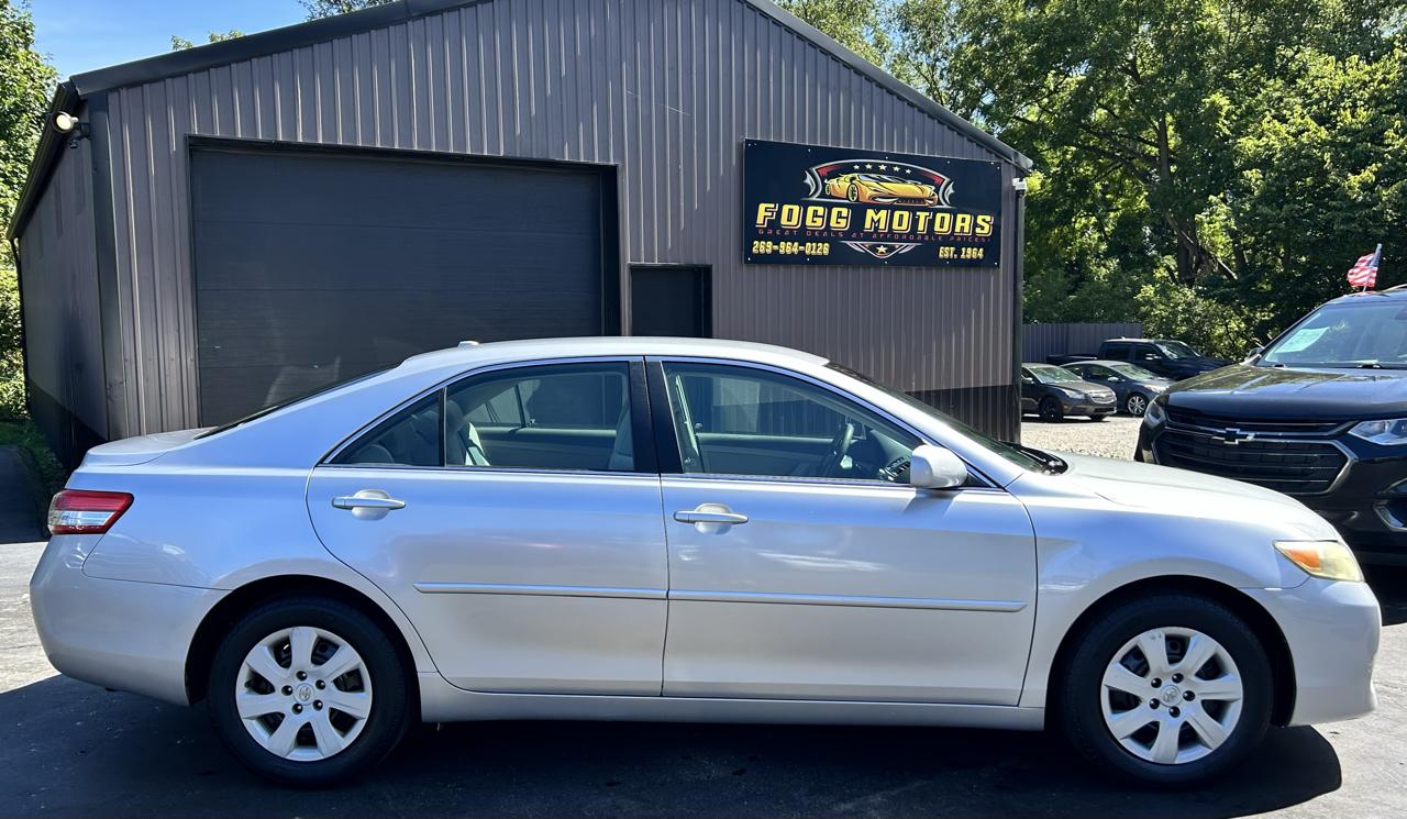 Toyota Camry SE 6-Spd AT 2010