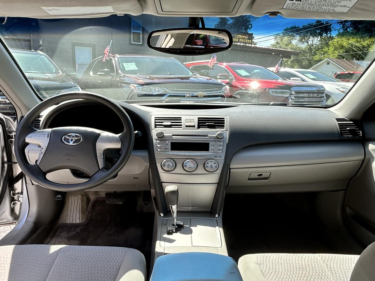 Toyota Camry SE 6-Spd AT 2010