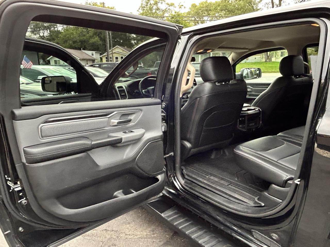 RAM 1500 Big Horn Crew Cab SWB 4WD 2019