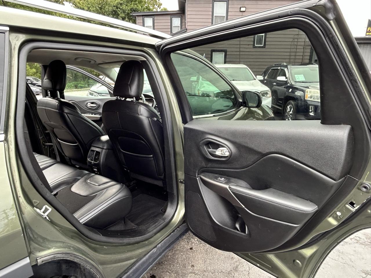 Jeep Cherokee Latitude Plus FWD 2019