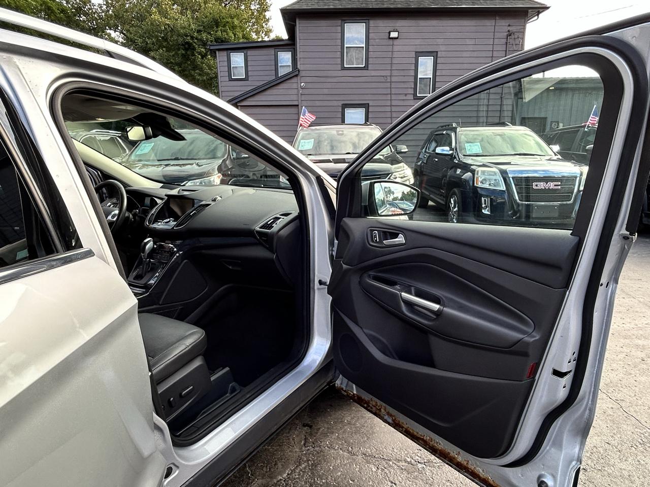 Ford Escape Titanium 4WD 2015