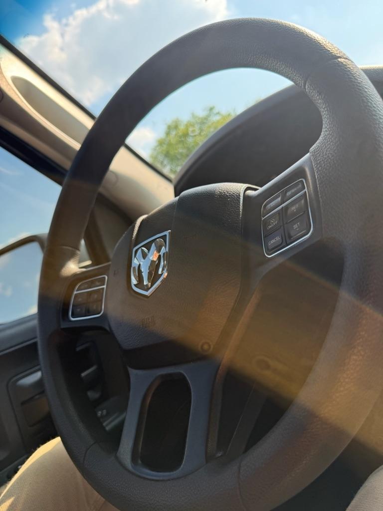 RAM 1500 Tradesman Quad Cab 4WD 2018