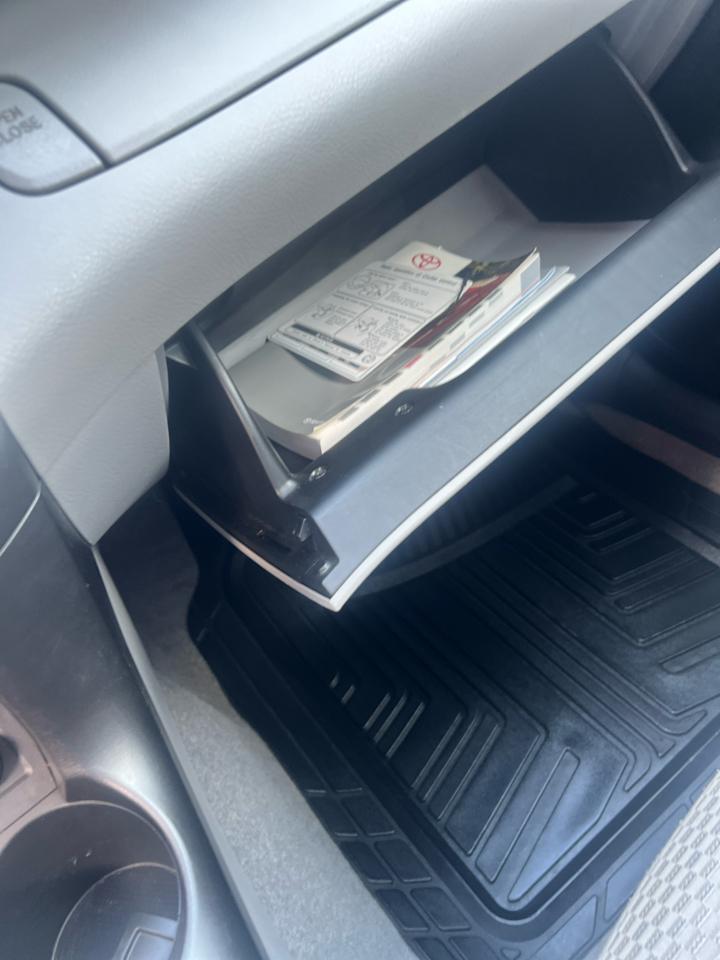 Toyota RAV4 Base V6 4WD 2012
